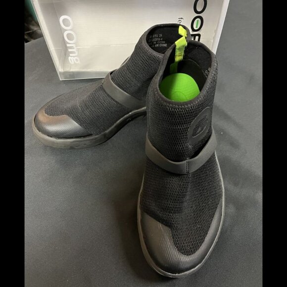 OOFOS Women's  Chukka Shoe - Black Sz. 8 - Picture 1 of 13